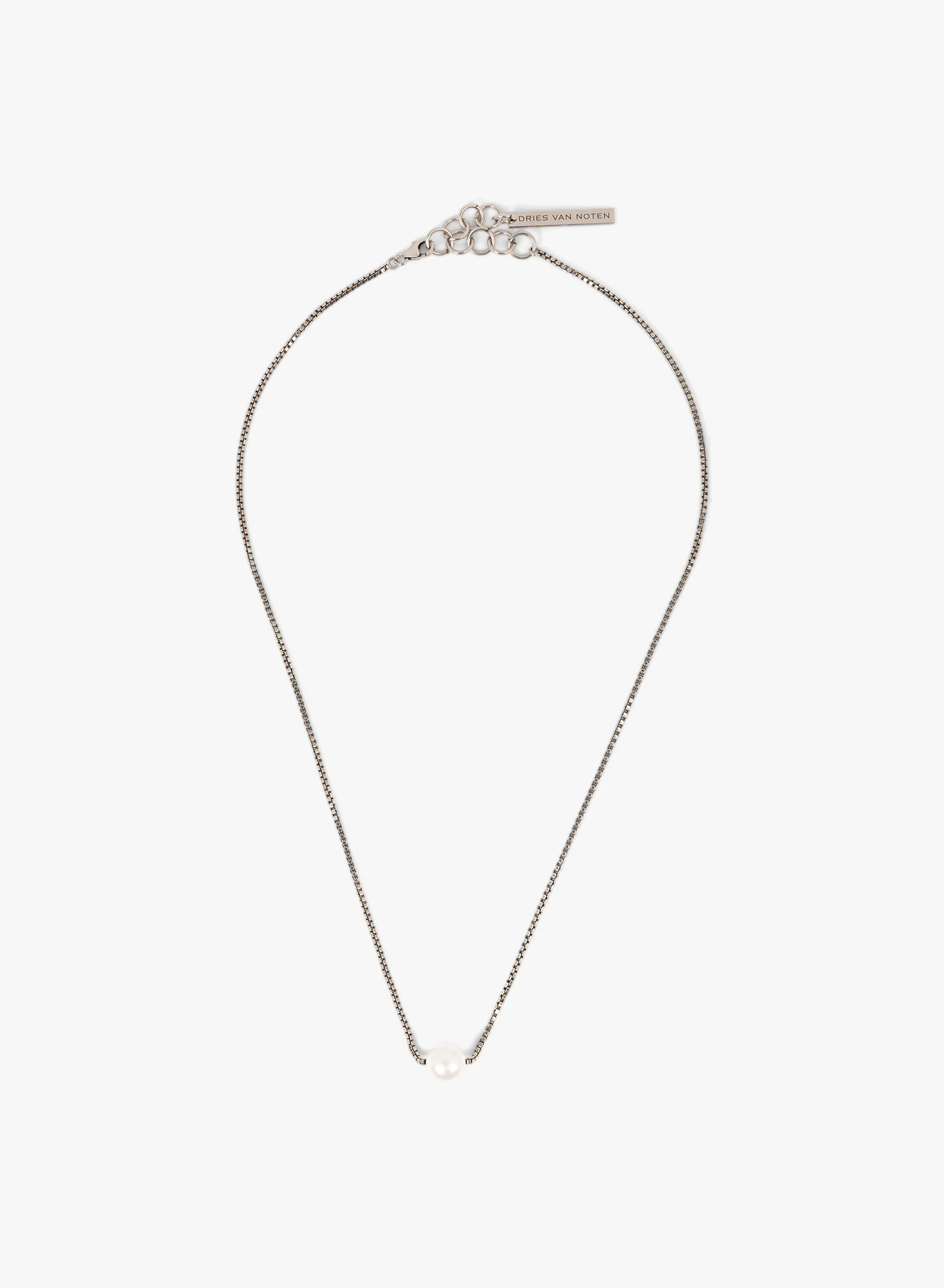 Pearl stud necklace